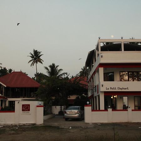 Petit Elephant Cherai Beach Exterior foto